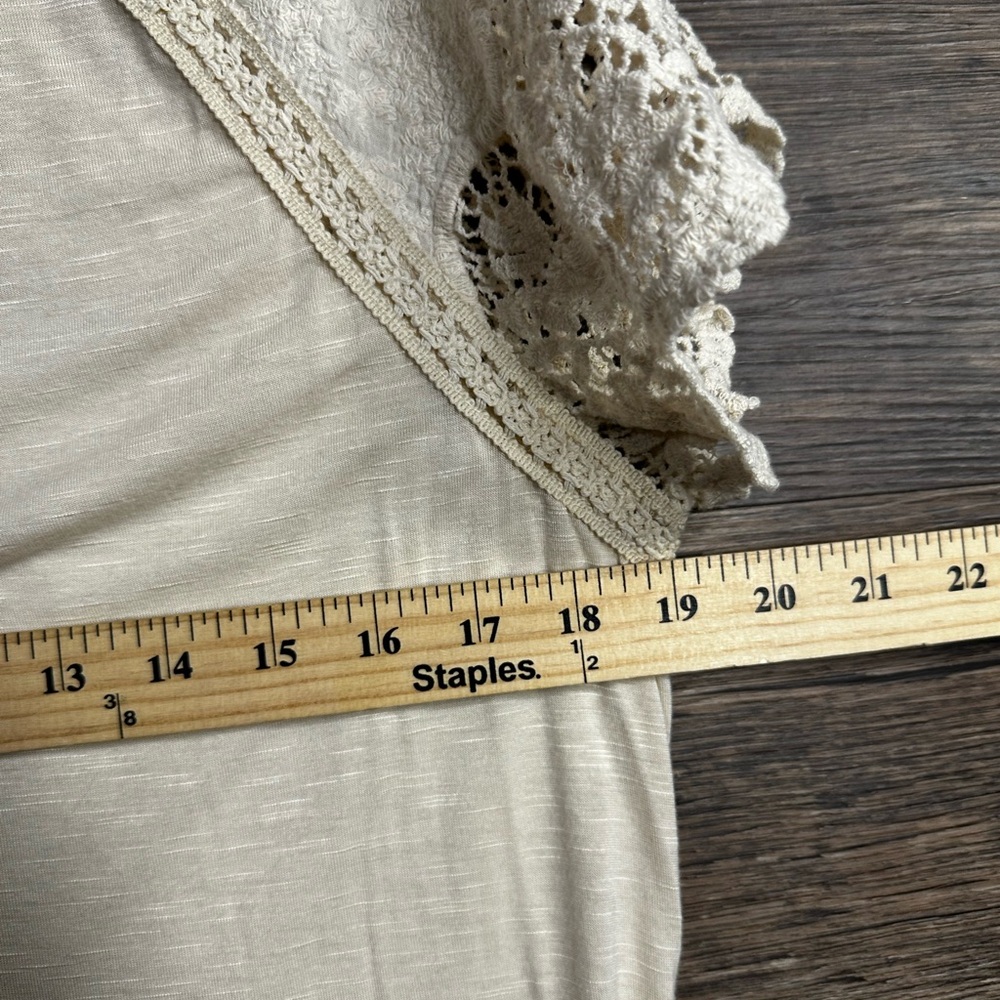 Adiva Cream Lace Sleeve Blouse - Picture 5 of 6
